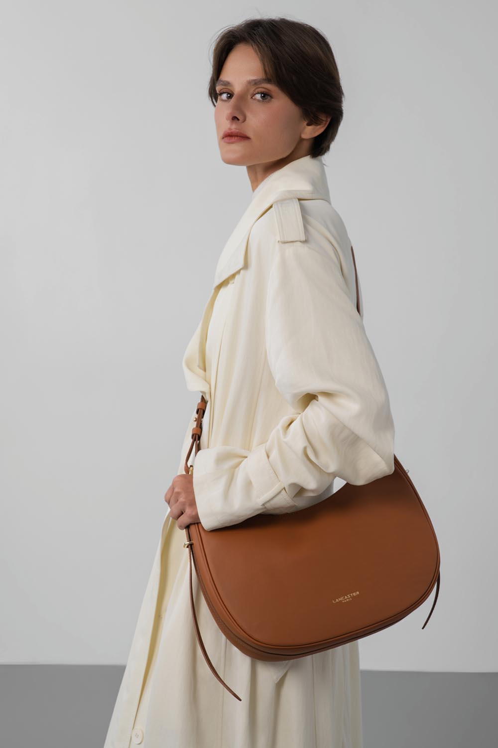 Axlartaska,  Large Donna Aria, Úlfaldalit (Camel)