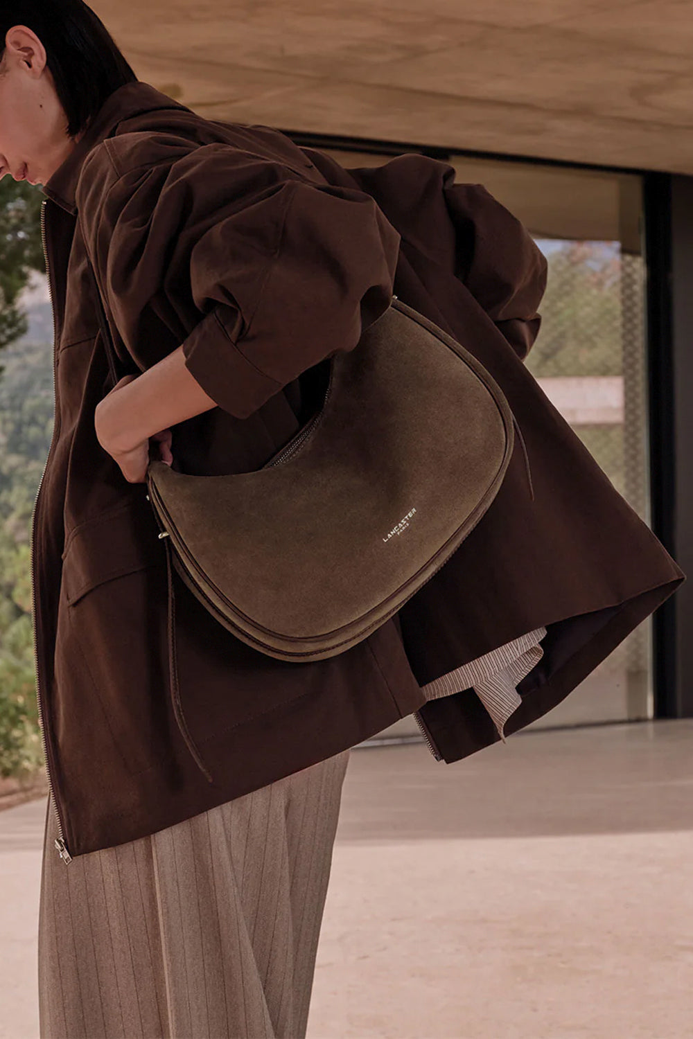 Axlartaska,  Large Suède, Kastaníubrúnt