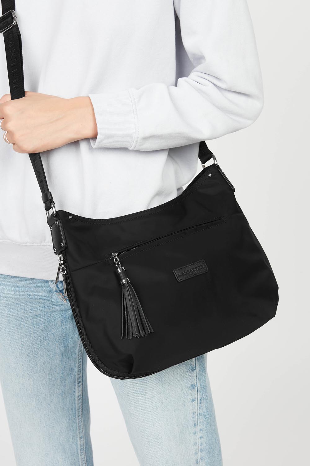 Axlartaska,  Basic Pompon, Svört