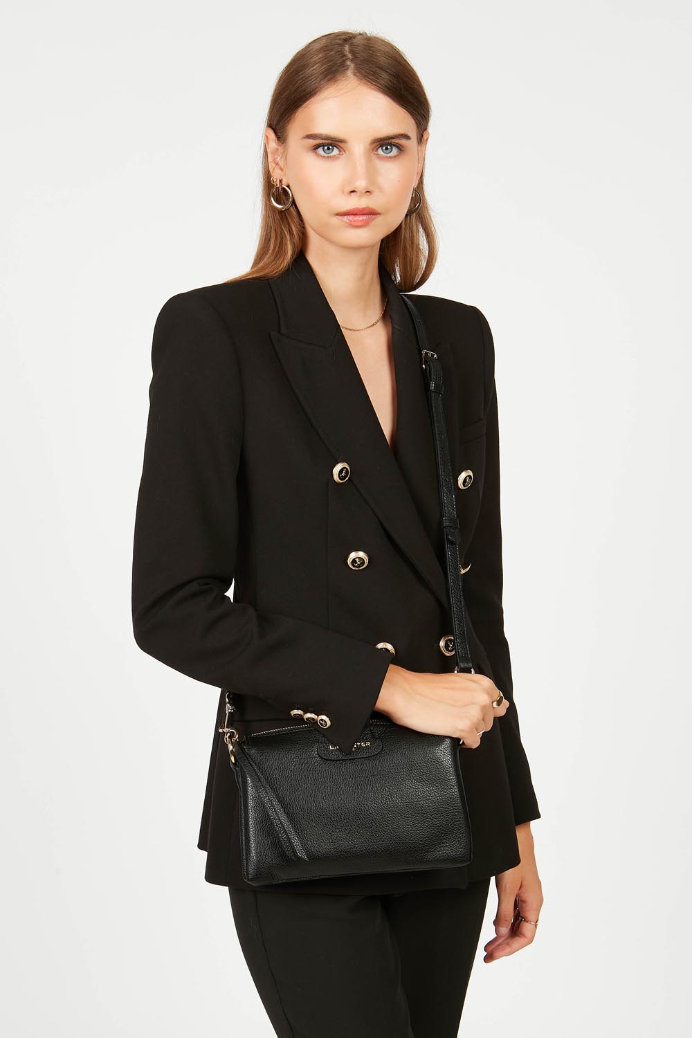 "Clutch",  M Dune, Svört