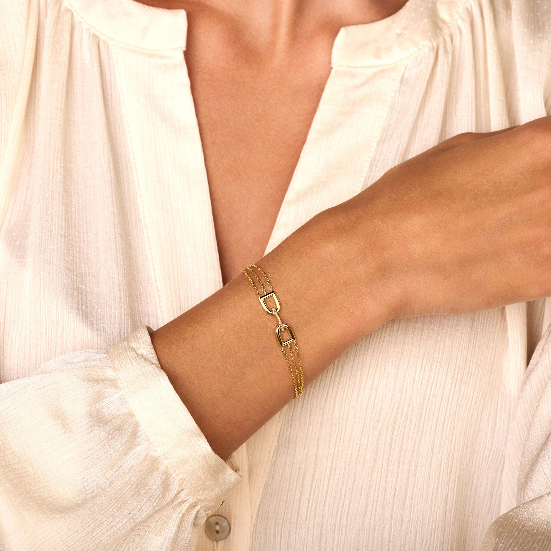 Arch Armband, Hvítagullshúð