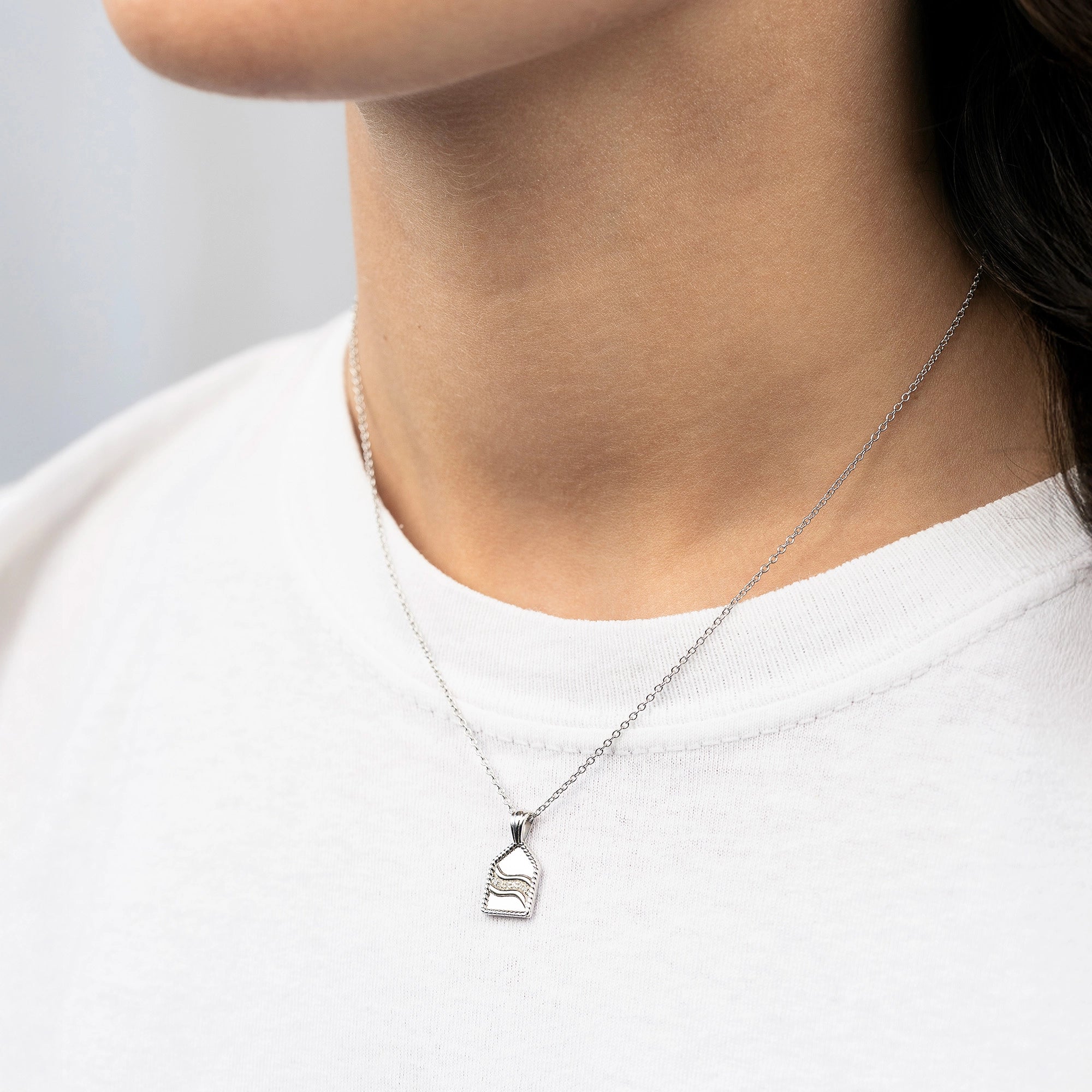 Ondine Hálsfesti, Gullhúð