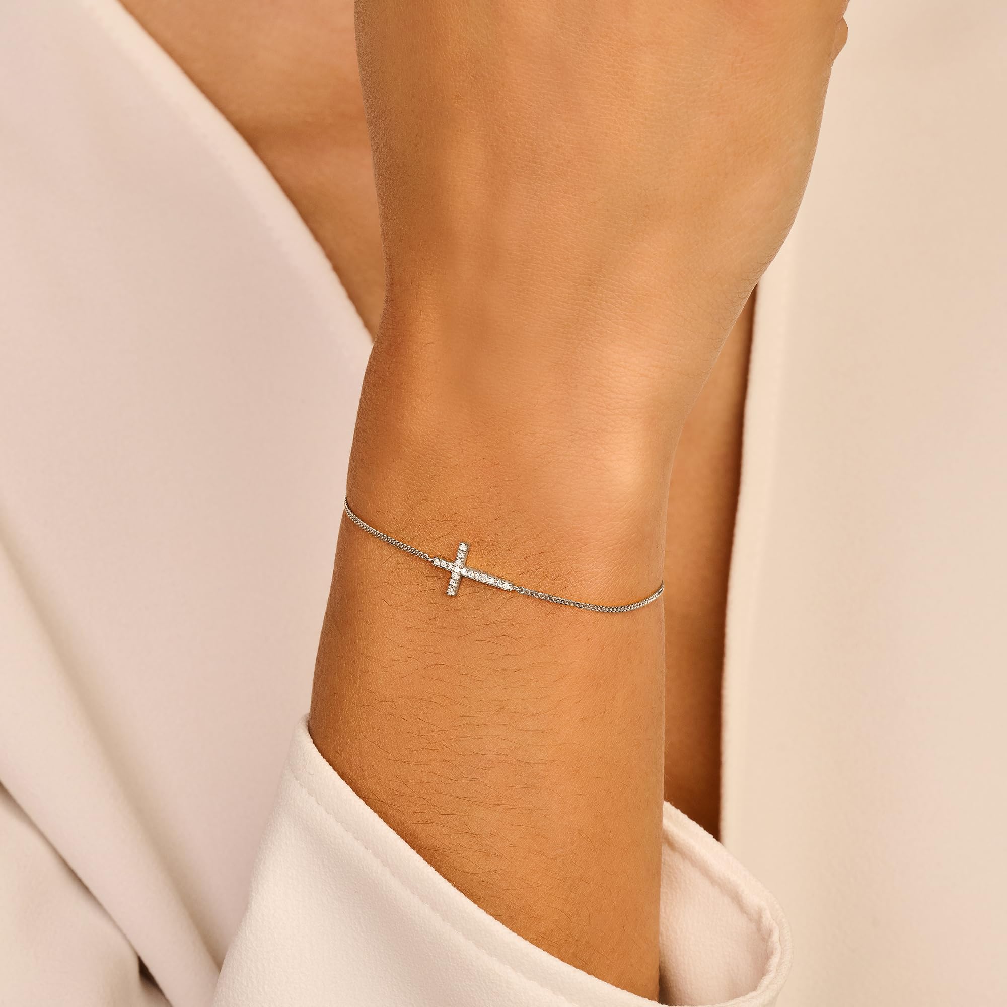 Faith Armband, Hvítagullshúð